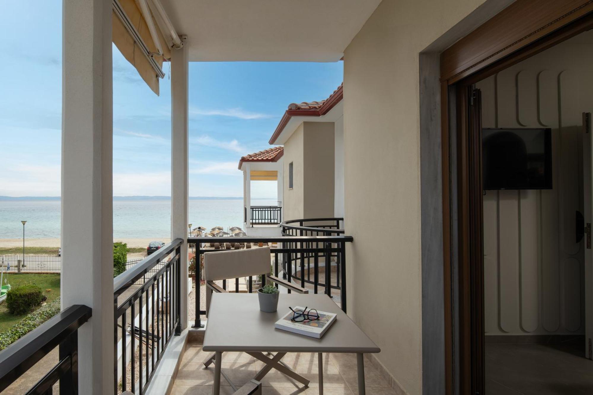 Assano Seafront Luxury Apartman Nikíti Kültér fotó