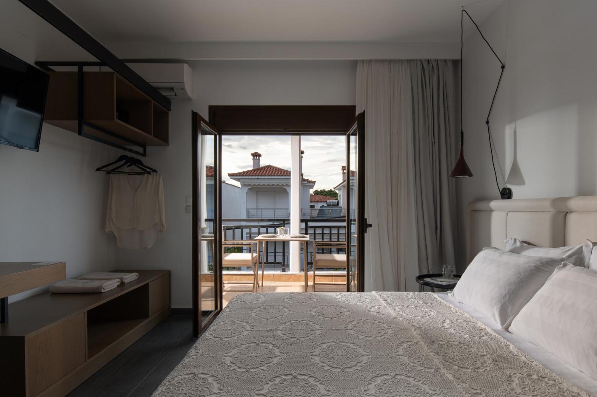 Assano Seafront Luxury Apartman Nikíti Kültér fotó